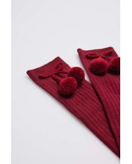 Calcetines largos pompones GRANATE Ysabel Mora 02833